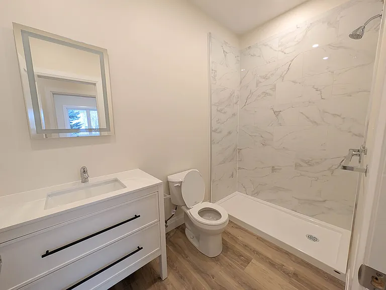 70 Scott St W #3 — Photo 11
