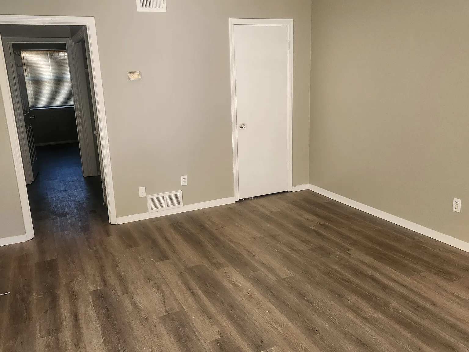 2 bed, 893 sqft, $850 — Photo 2