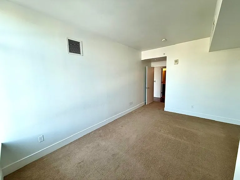 2911 2nd Ave #907 — Photo 10