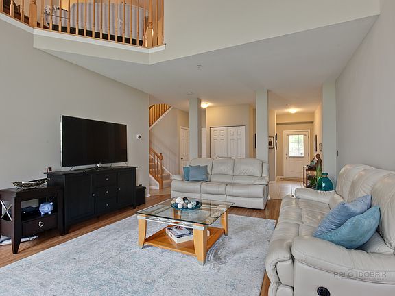 5th image of 2187 Yale Cir