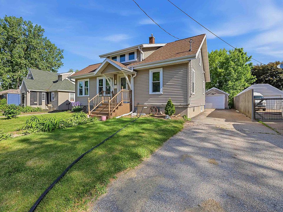 1st image of 204 4th St