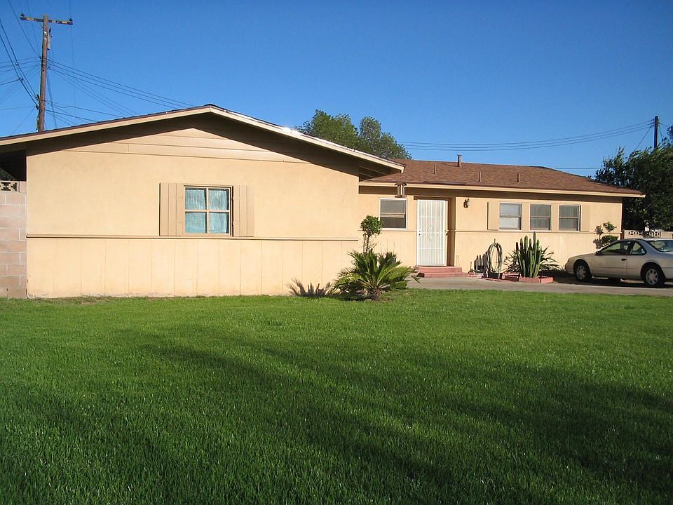 1st image of 15927 Holly Dr