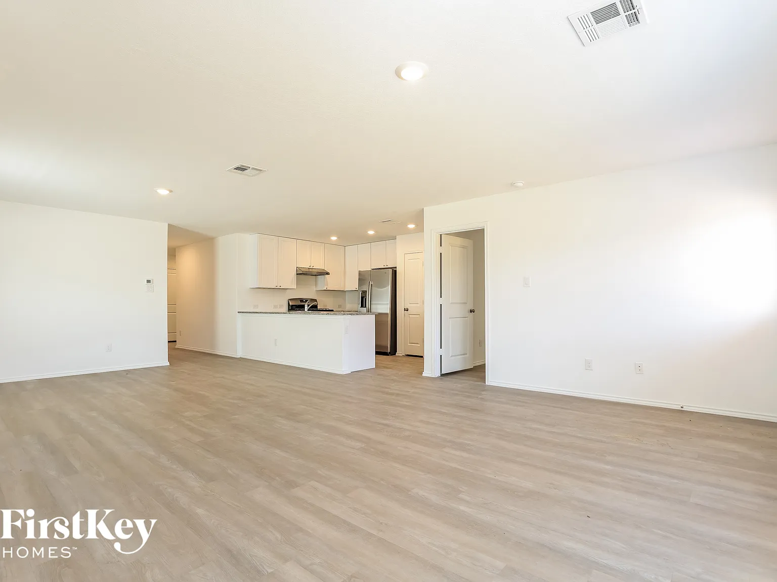 4 bed, 2.0 bath, 1667 sqft, $1,705 — Photo 4