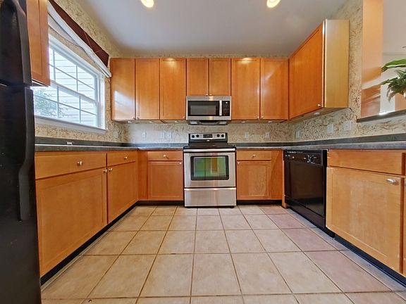 2nd image of 3793 Wayfarer Dr