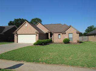 117 Corkwood St, Lake Jackson, TX 77566