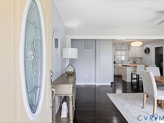 5th image of 2831 Delfin Rd