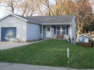 1221 Regina St NE, Grand Rapids, MI