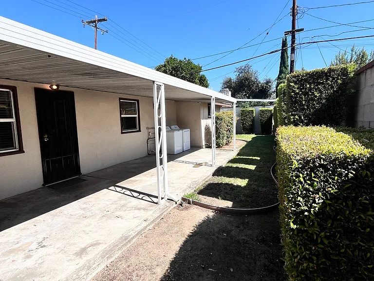 703 E Linfield St — Photo 23