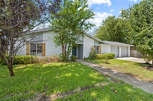 1904 Montclair Dr Photo 1