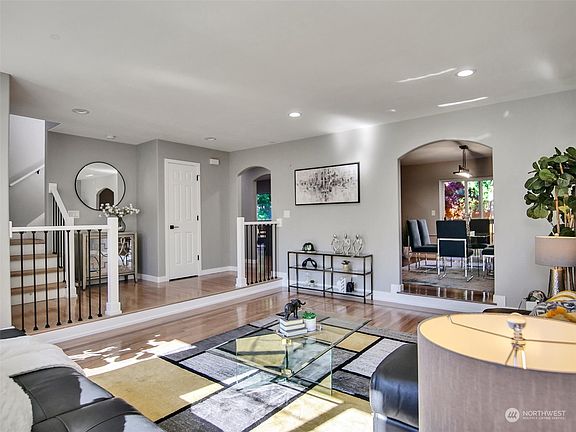 5th image of 17743 Corliss Avenue N