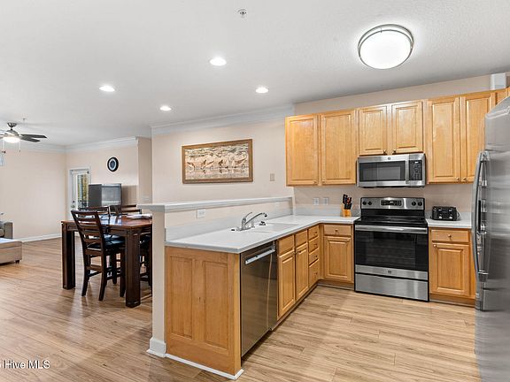 5th image of 280 Woodlands Way Unit 15
