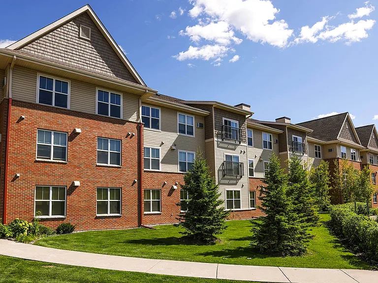 Bottineau Ridge Apartments — Photo 7