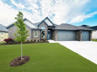 2405 Salmon St, Pea Ridge, AR 72751