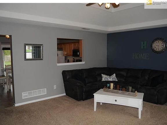 5th image of 1102 SW Blue Branch Dr