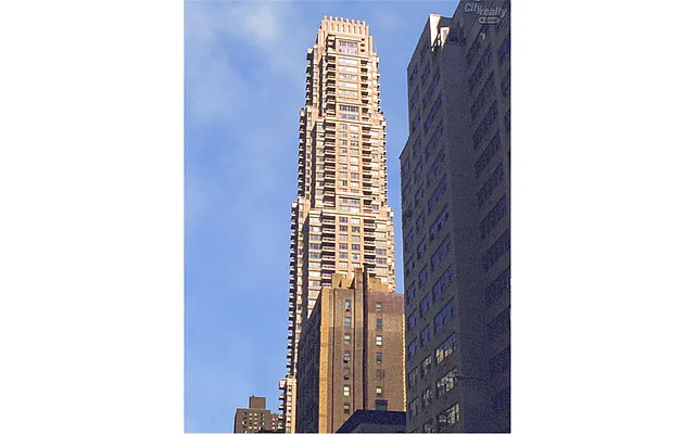 Rented by Douglas Elliman | media 29