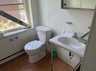 5852 Bartlett St APT 2, Pittsburgh, PA 15217