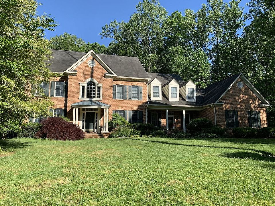 1st image of 2027 Penderbrooke Dr