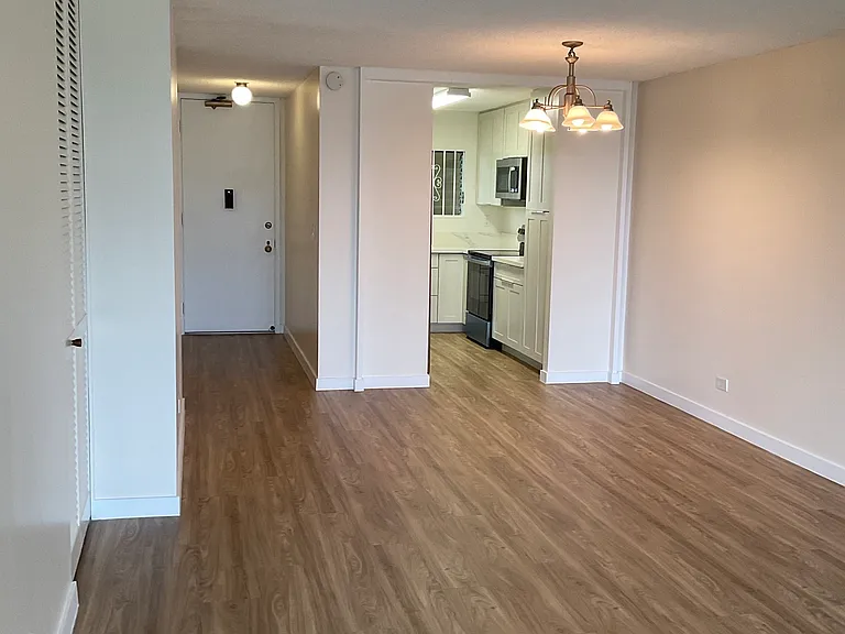 469 Ena Rd #2202 — Photo 2