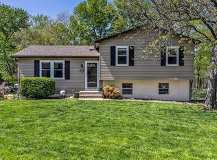 510 NE Richardson Pl, Lees Summit, MO 64086