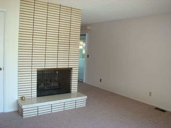 5th image of 746 E Pontiac Dr
