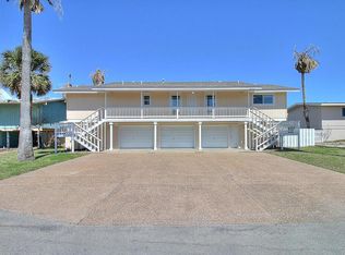 17 Pelican Dr, Rockport, TX 78382