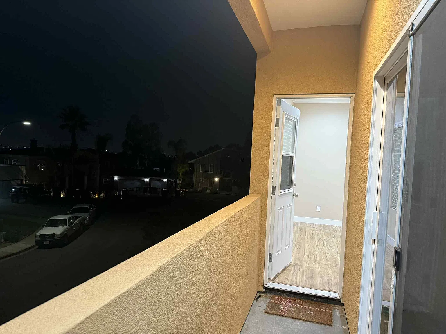 3 bed, 2.5 bath, 1265 sqft, $3,200 — Photo 1