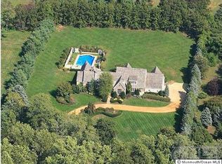 8 Sleepy Hollow Rd, Red Bank, NJ 07701