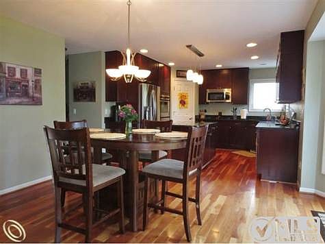 Breakfast Nook & Kitchen