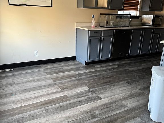 4th image of 711 Prospect Ave