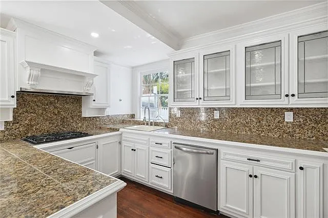 8205 Maple St — Photo 8