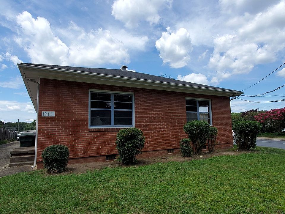 1st image of 1315 N Elm St #5