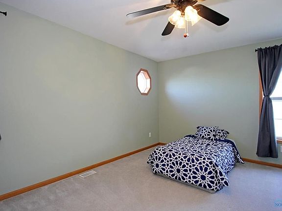 3rd image of 28184 Blue Grass Dr