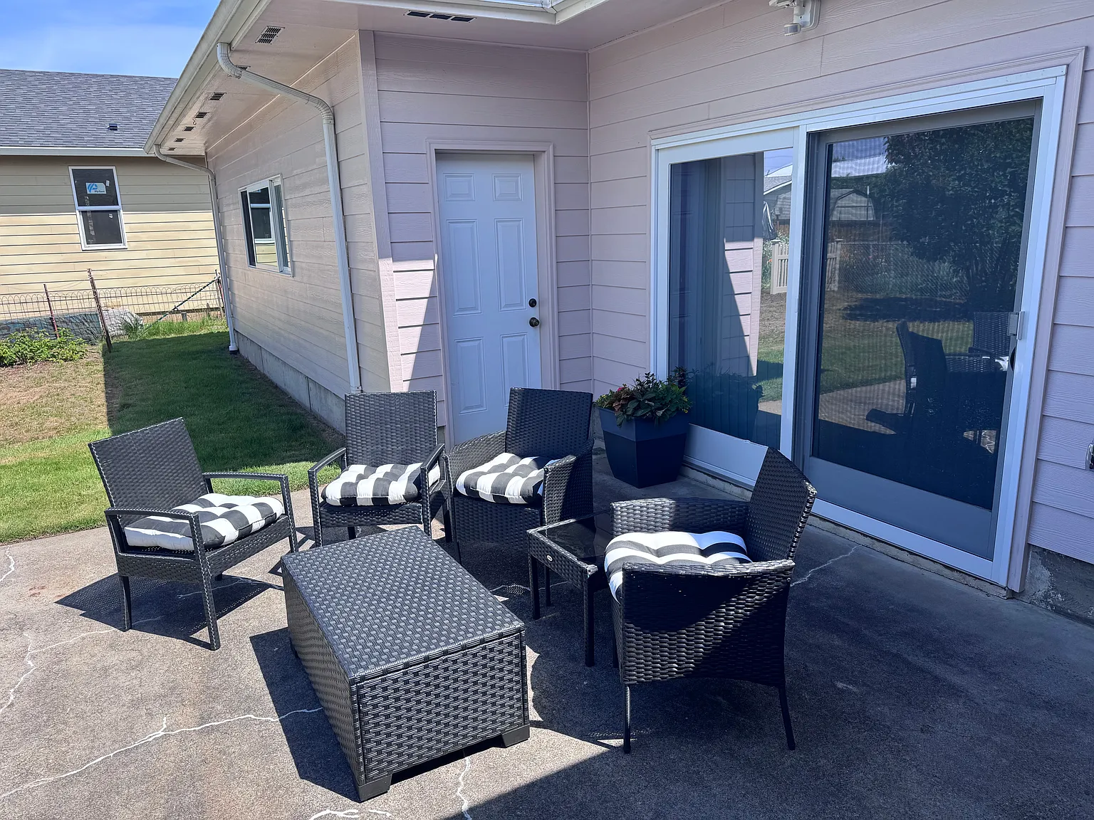 4 bed, 1.5 bath, 1815 sqft, $4,500 — Photo 4