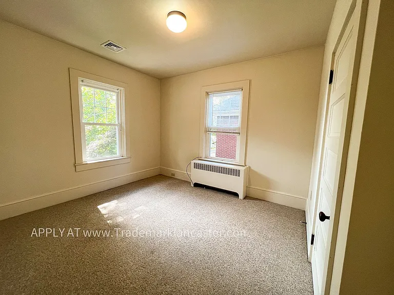 310 Manor Ave #B — Photo 5