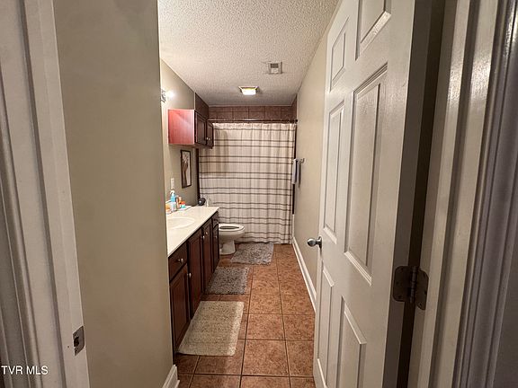 5th image of 10 Boone Hill Ct #10