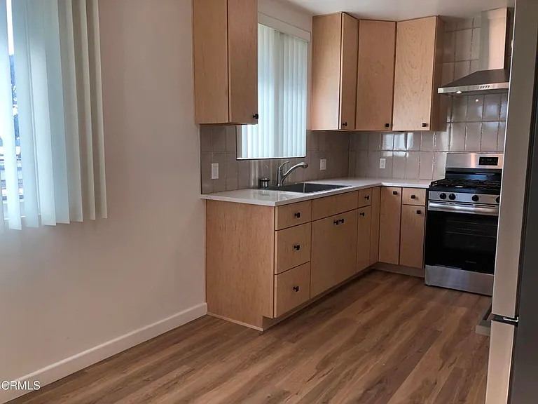 1447 Palm Dr — Photo 9