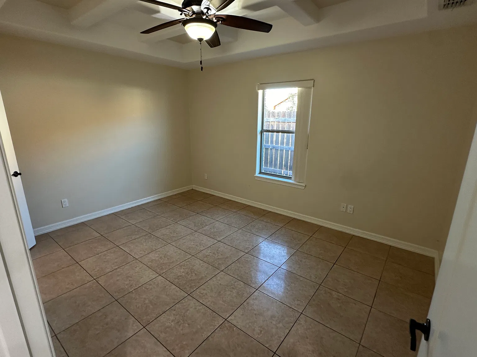 1103 N Sal St — Photo 3
