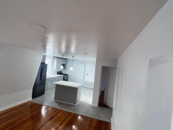 3rd image of 225 Sommerville Pl APT 3
