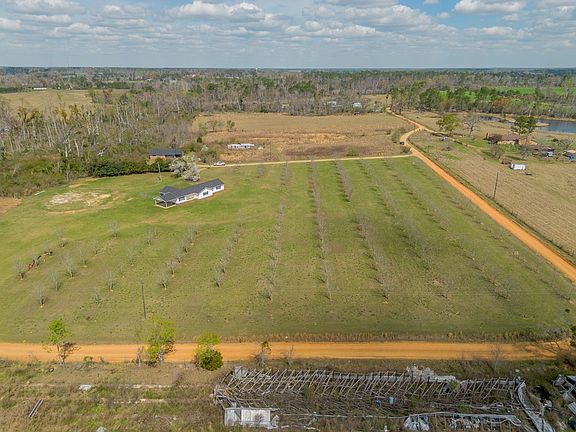 3rd image of 570 Knollwood Rd