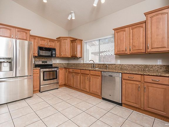3rd image of 4105 E Silverwood Dr