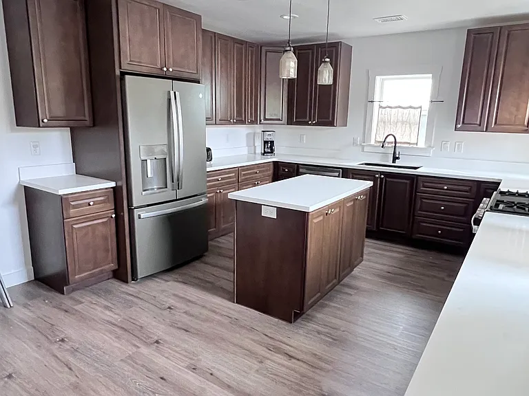 large kitchen with all amenities
