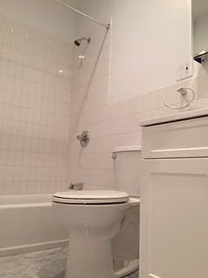 Rented by PMG Real Estate  | media 32