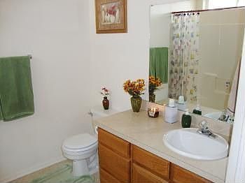 5th image of 238 Settlers Way E