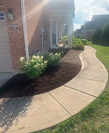 3rd image of 4149 Woodsly Dr