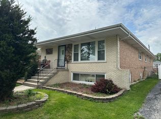 7942 Nagle Ave, Burbank, IL 60459