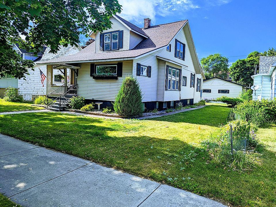 1114 10th Ave S. Escanaba MI