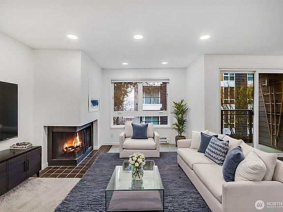 2nd image of 2219 14th Avenue W #202