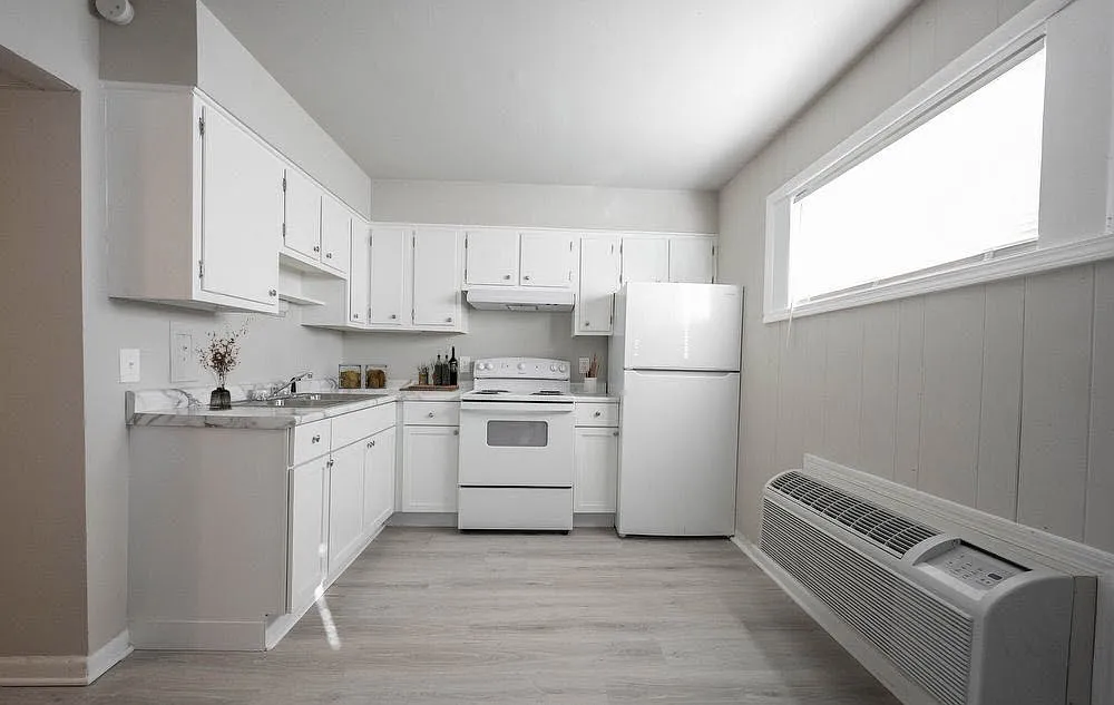 Brookhaven Apartments — Photo 3