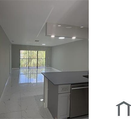 3rd image of 4889 Lake Arjaro Dr