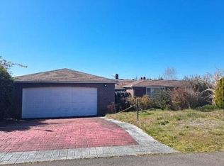 960 S Fairview Dr, Tacoma, WA